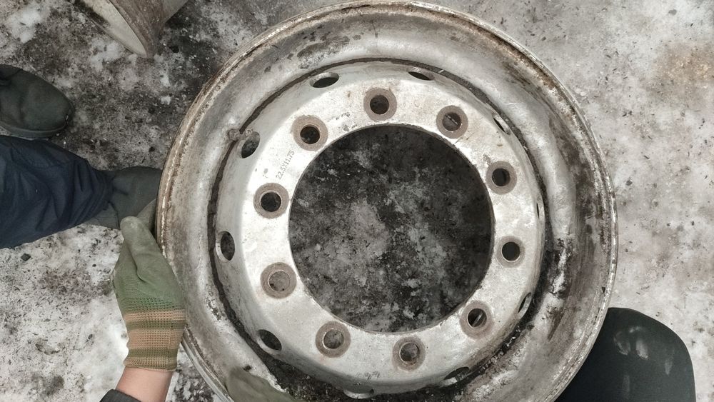 Диски бескамерные 22,5*11,75