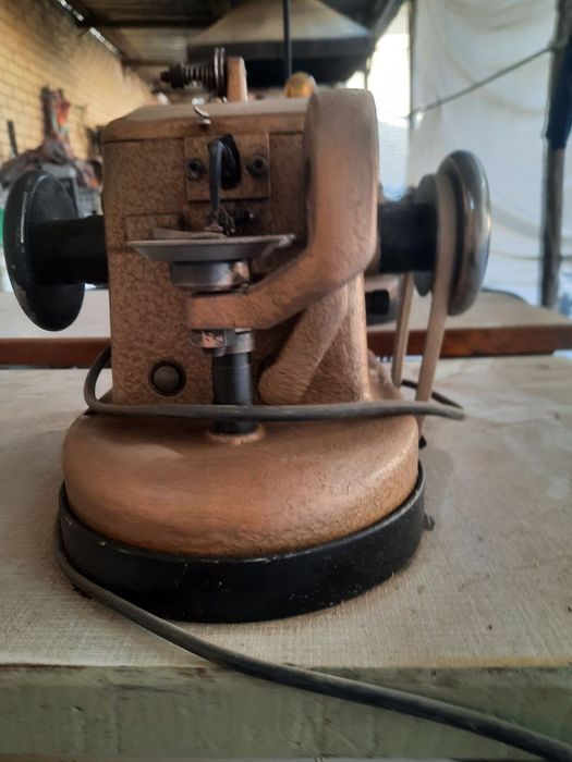 Скорняжная швейная машина