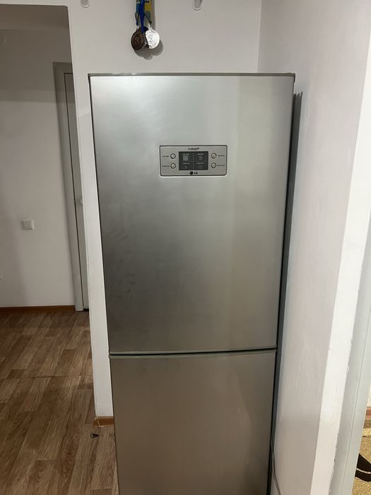 Продам холодильник LG