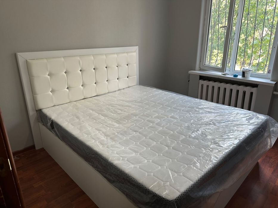 Продам новую кровать с матрасом