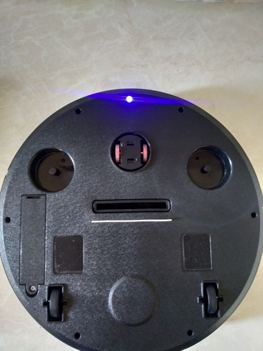 Robot pilesos vakum avtonom