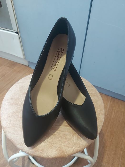 Продам женские туфли 39 рр