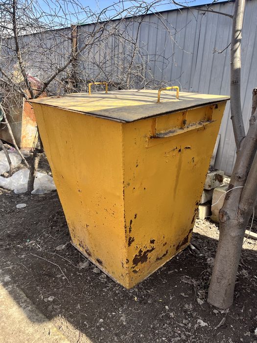 Контейнер мусорный б/у