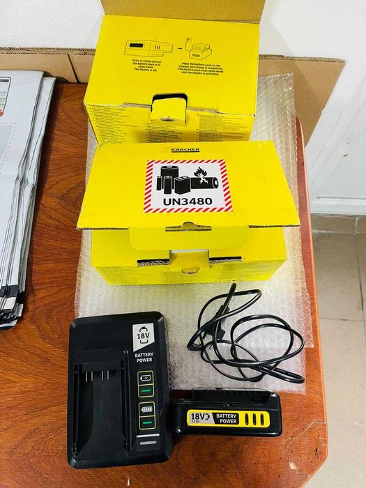 Kit Kärcher 18 V- o baterie de 18 V/2,5 Ah + incarcator - pentru piese