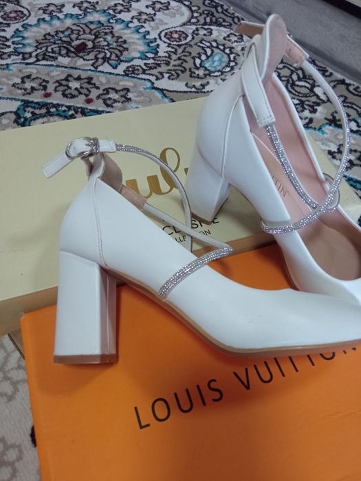 Туфли на каблуке