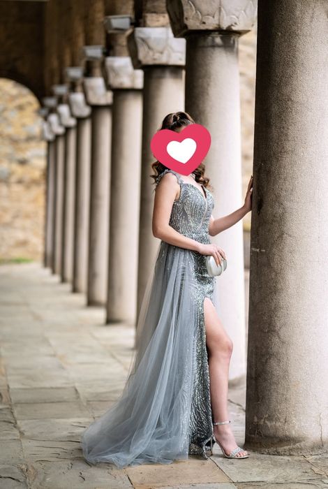 Бална рокля в сребърен цвят