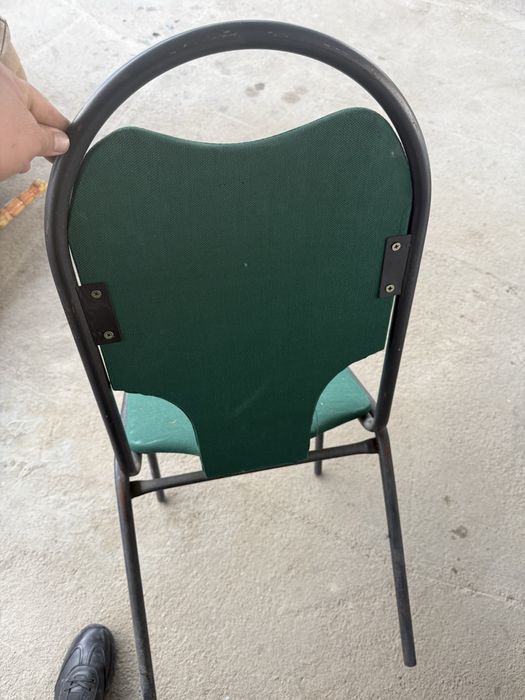 Продам Стулья среднийм состояние