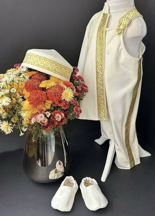 1 жас тұсау кесер.