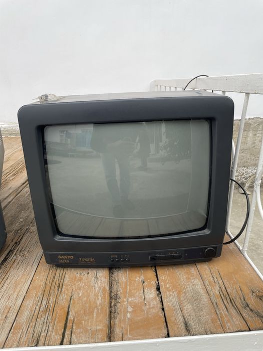 Televizorlar sotiladi 3ta bor
