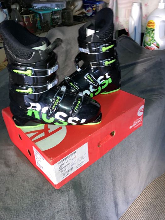 Продавам запазени ски обувки Росигнол.