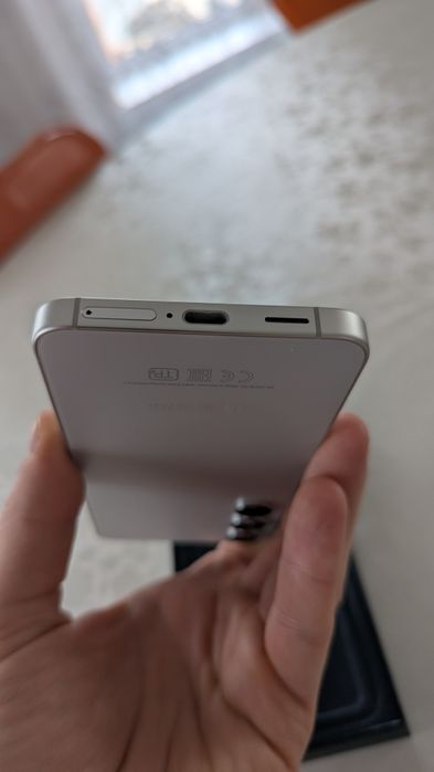 Samsung galaxy s24  8/128