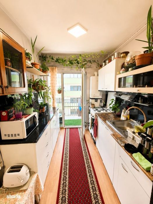 Apartament decomandat, mobilat si utilat, 32,5 mp utili, balcon — fotografia 3