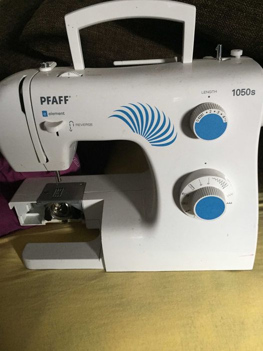 Pentru piese, masina de cusut .