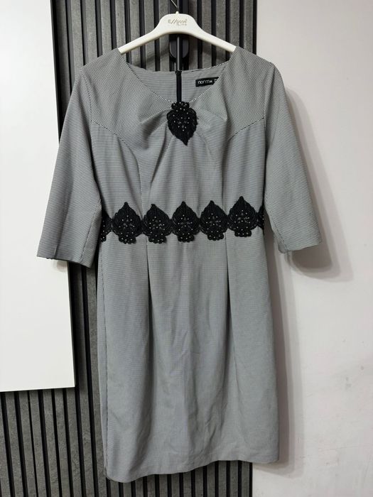 Платье новое продаю