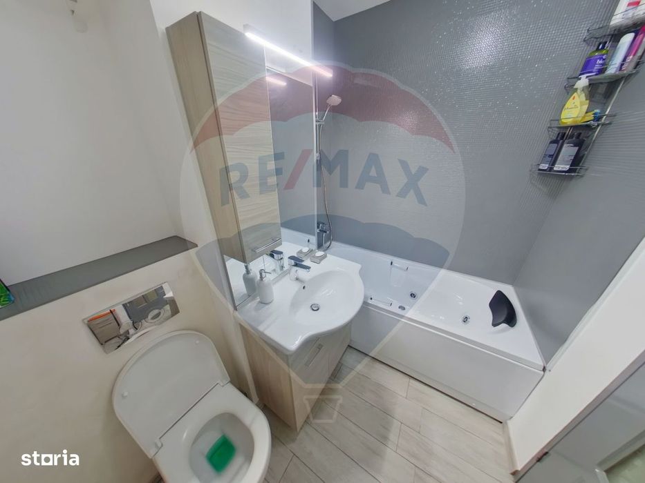 Apartament cu 3 camere de vânzare