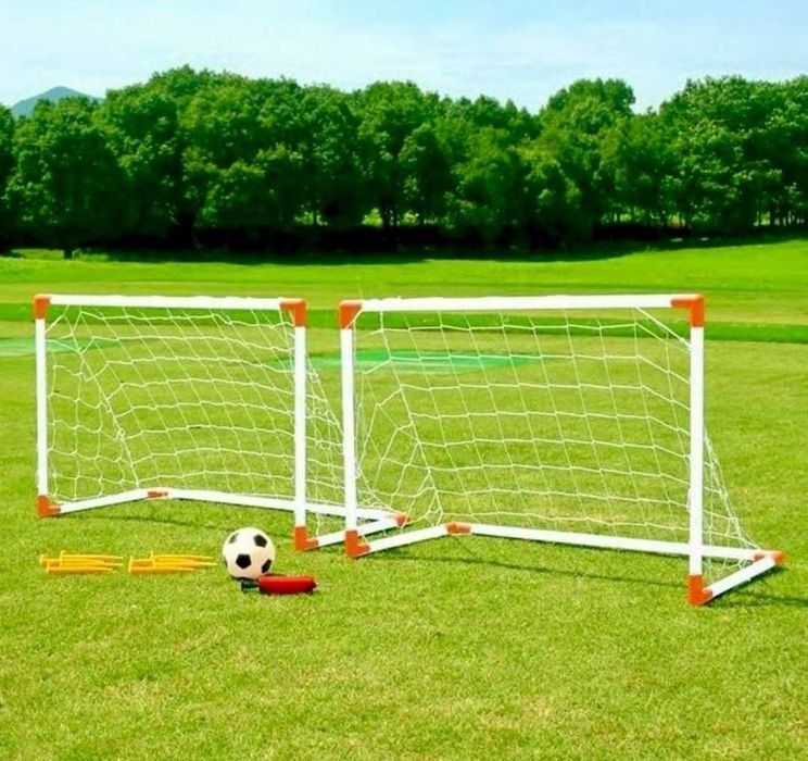 Set 2 porti de fotbal, 8 tarusi, 1 minge de fotbal de 13cm si 1 pompa