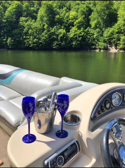 Inchiriez Cabana  la munte pe malul lacului tarnita pentru petreceri