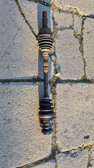 Мазда 2 части - полуоска