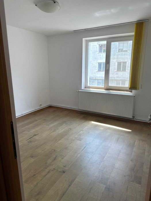 Apartament 4 camere de vânzare - Beclean