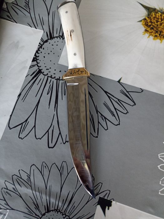 Продавам ловен нож