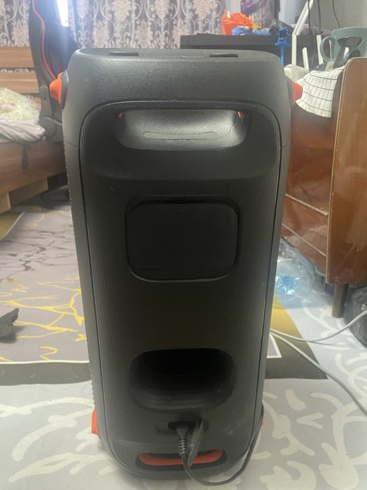 Продам колонку jbl party box 110