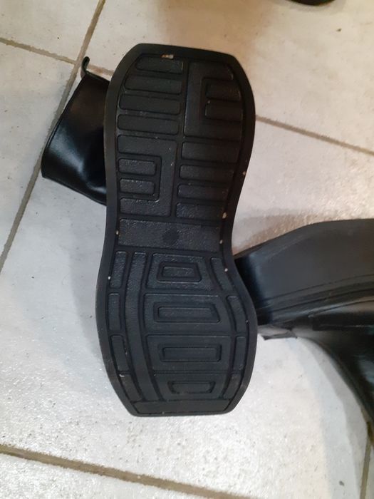 Дамски зимни ботуши, обувки,боти  от естествена кожа , размер 36