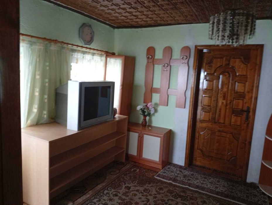 Двуетажна къща разположена в с.Динево,обл.Хасково