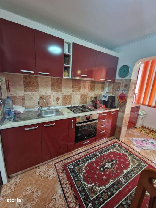 Apartament cu 2 camere, 52 mp, etaj intermediar, zona Burdujeni — fotografia 3