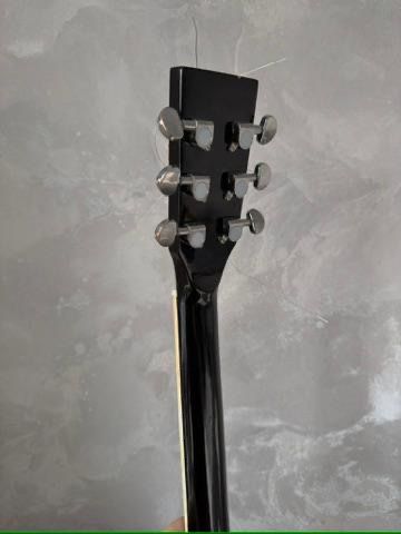 продается Гитара