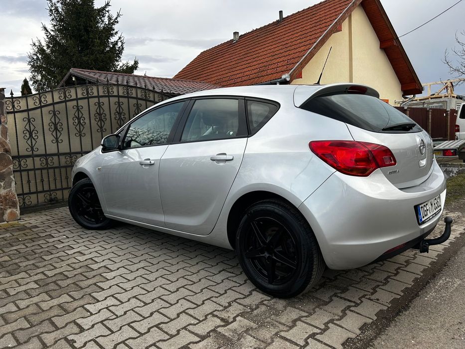 -Opel astra J-facelift-2012-1.4benzina-87cai-euro5-adusa din germania-