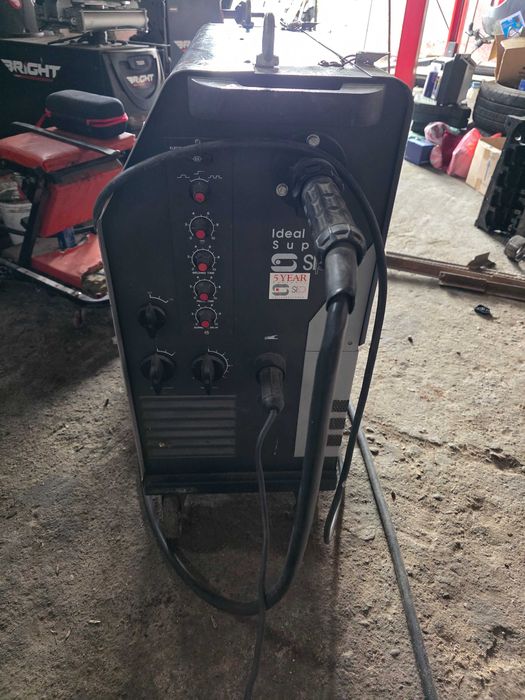 Професионално Телоподаващо.  Заваръчен апарат