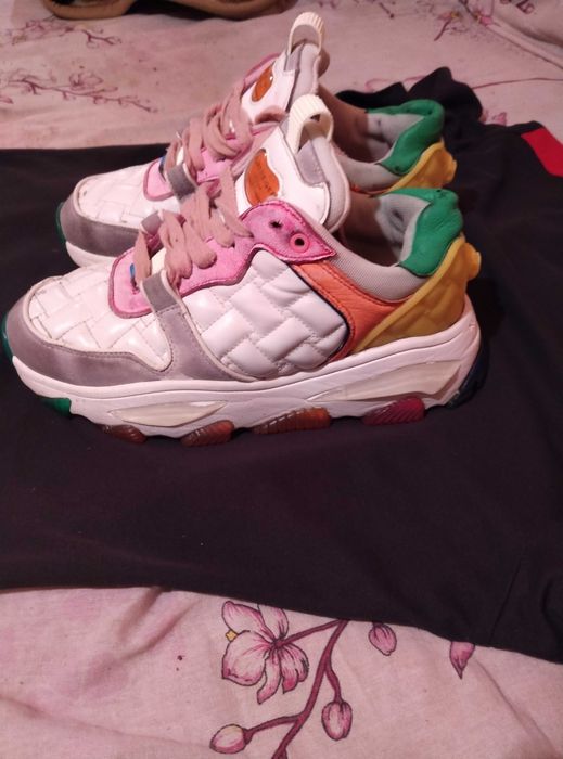 Adidași Kurt Geiger London