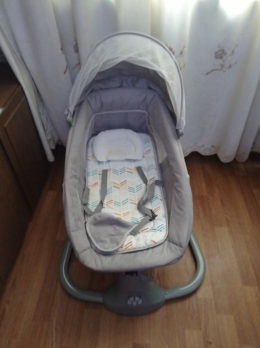 Продам детскую качелю-шезлонг