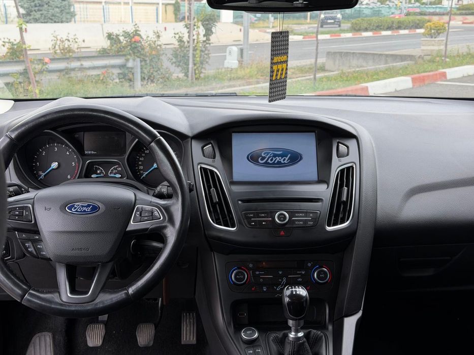 Ford Focus Break 1.5 TDCi Business 2015 | Park Assist | R18 | Pilot automat | Clima | Incalzire scaune