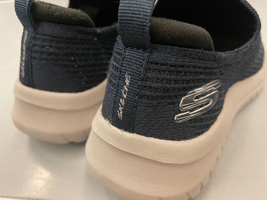 Adidasi Skechers, marime 31-32, stare foarte buna