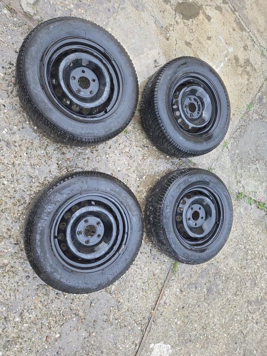 Jante echipate cu cauciucuri de iarna. 205.65.15