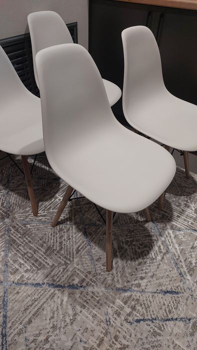 Стулья, новые в идеальном состоянии