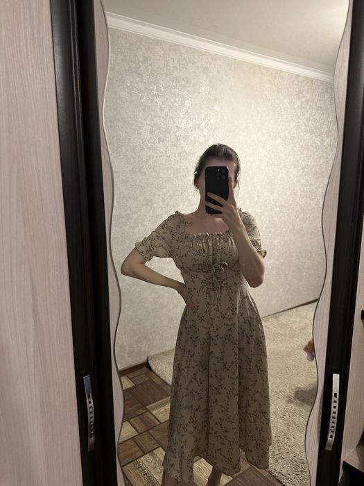 Продам женские платья