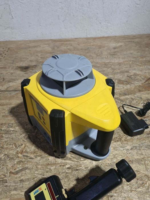 Laser profesional rotativ Geomax zone 20H