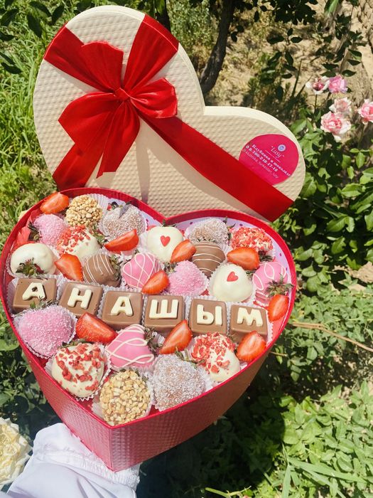 клубника в шоколаде / бенто торт