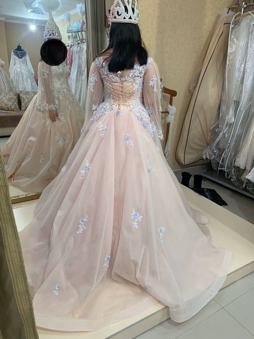 Продаю платье УЗАТУ