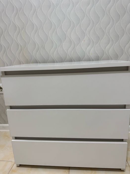 Небольшой комод