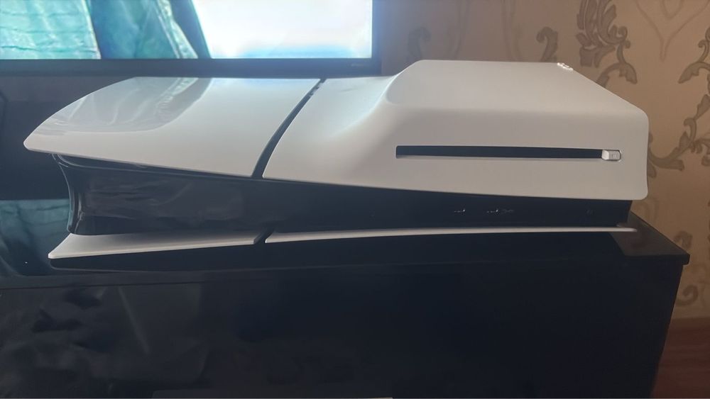 PS 5 1 TB 2 джойстика