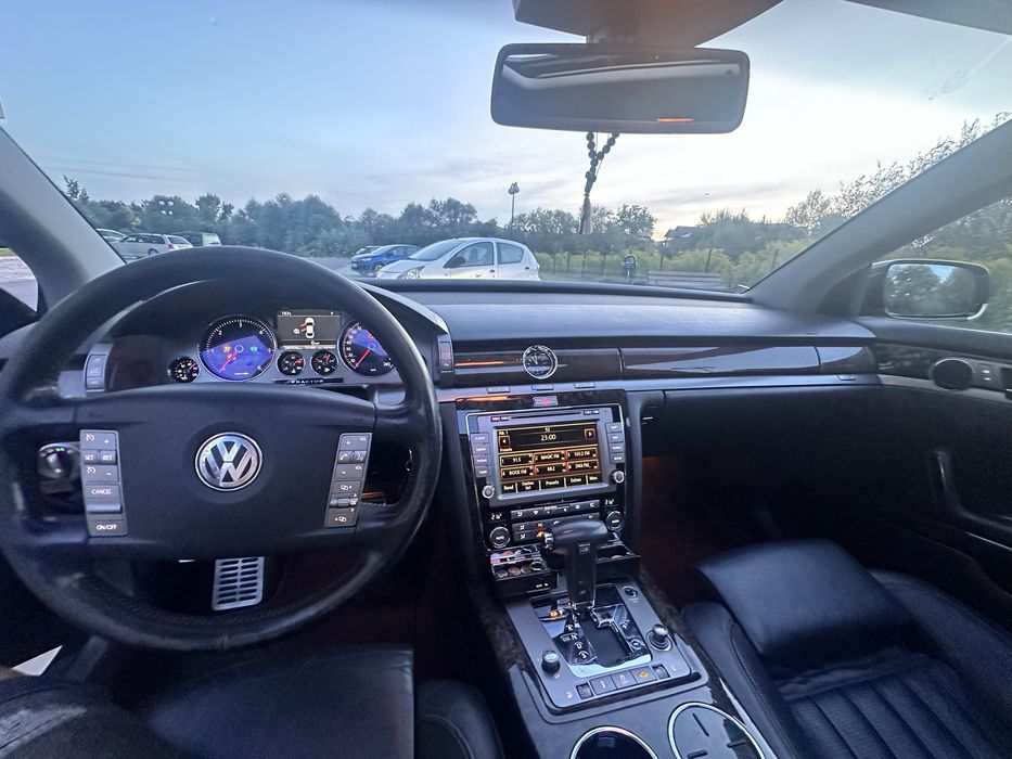 Volkswagen Phaeton-2009