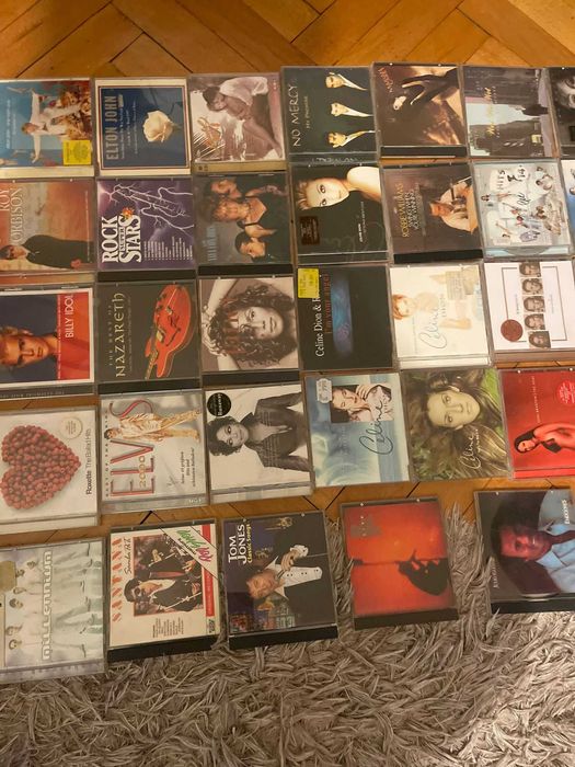 colectie de peste 60 cd-uri