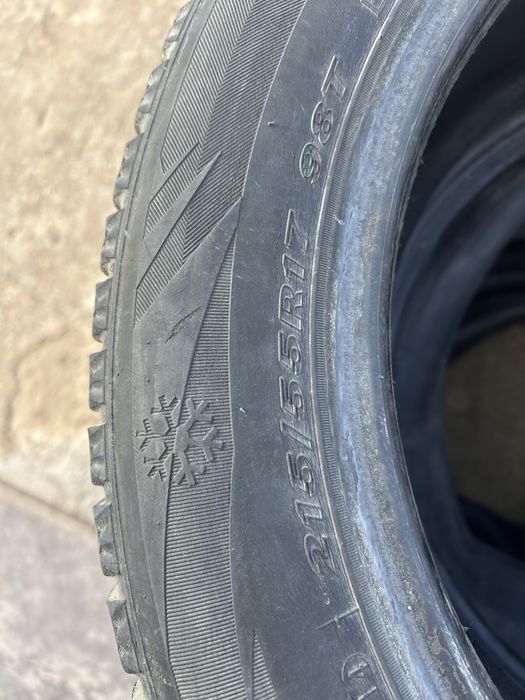 Продам шины шипованный. Покрышка