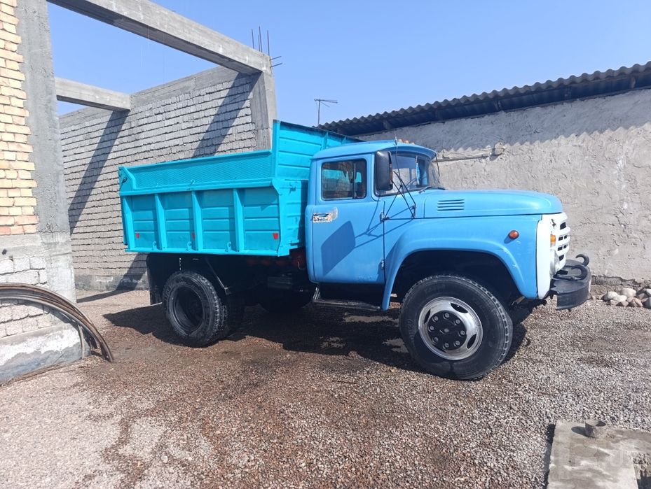 Zil130  sotiladi