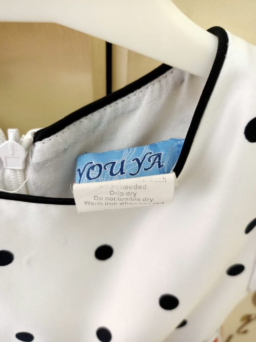 Продам платье для девочки.