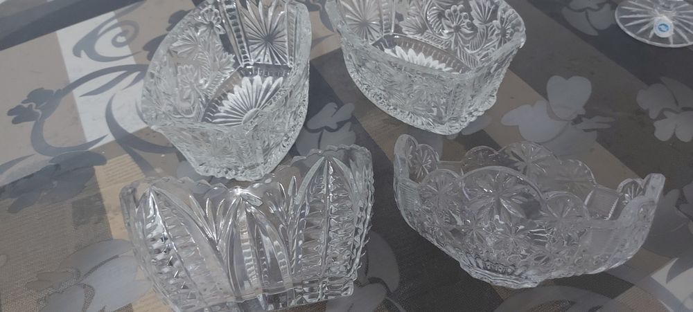 Хрусталь вазалар сатылады