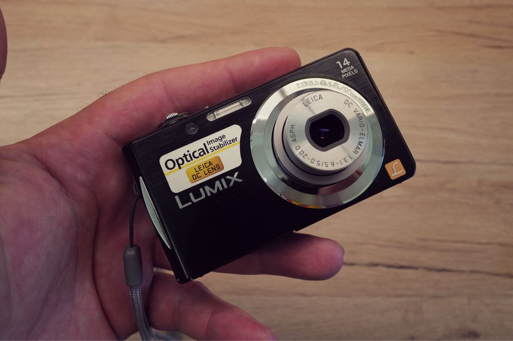 Aparat foto Panasonic Lumix 14 Mp Leica lens Black and Pink instagram